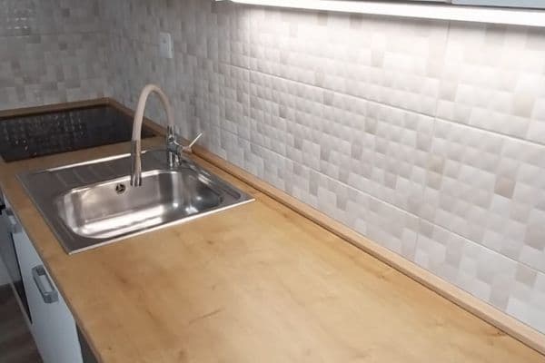 Prenájom bytu 1-izbový 31 m², Prachatická, České Budějovice Prenájom bytu 1-izbový 31 m², Prachatická, České Budějovice