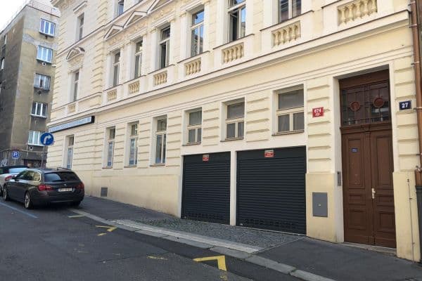 Predaj garáže 33 m², Baranova, Hlavní město Praha Predaj garáže 33 m², Baranova, Hlavní město Praha