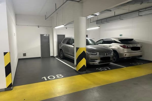 Prenájom garáže 15 m², Korunní, Hlavní město Praha Prenájom garáže 15 m², Korunní, Hlavní město Praha