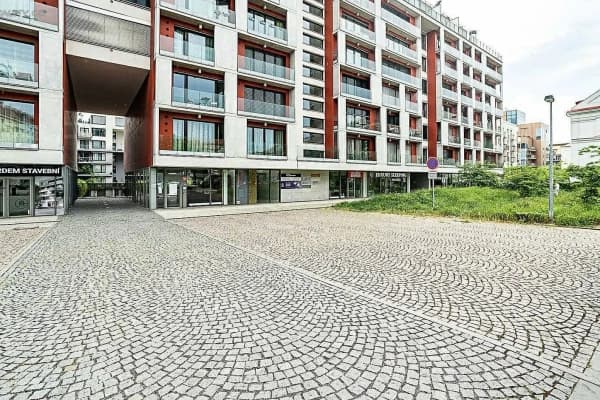 Prenájom garáže 15 m², Korunní, Hlavní město Praha Prenájom garáže 15 m², Korunní, Hlavní město Praha