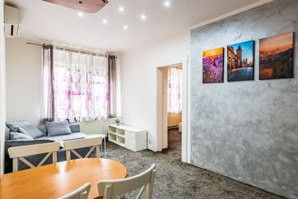 Prenájom bytu 2-izbový 55 m², Hartigova, Hlavní město Praha Prenájom bytu 2-izbový 55 m², Hartigova, Hlavní město Praha