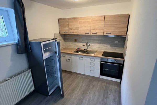 Prenájom bytu 2-izbový 40 m², Lomená, Křemže Prenájom bytu 2-izbový 40 m², Lomená, Křemže