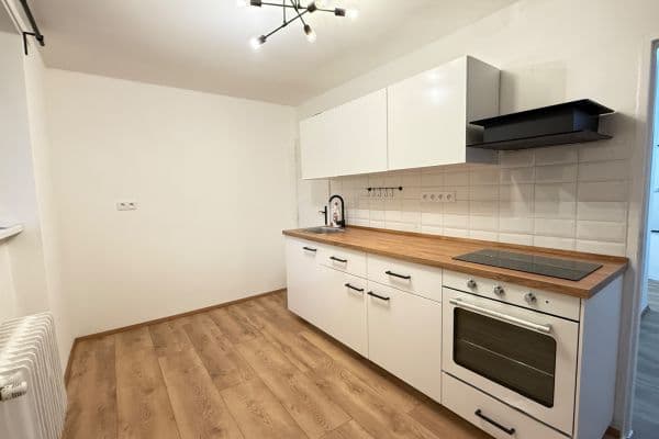 Prenájom bytu 2-izbový 57 m², Kremnická, Příbram Prenájom bytu 2-izbový 57 m², Kremnická, Příbram