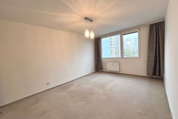 Prenájom bytu 3-izbový 57 m², Radomská, Hlavní město Praha Prenájom bytu 3-izbový 57 m², Radomská, Hlavní město Praha