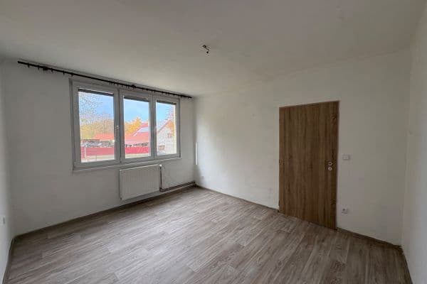 Prenájom bytu 2-izbový 50 m², Hřbitovní, Strunkovice nad Blanicí Prenájom bytu 2-izbový 50 m², Hřbitovní, Strunkovice nad Blanicí