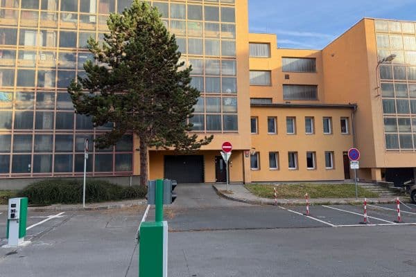 Predaj garáže 18 m², Praha, Praha Predaj garáže 18 m², Praha, Praha