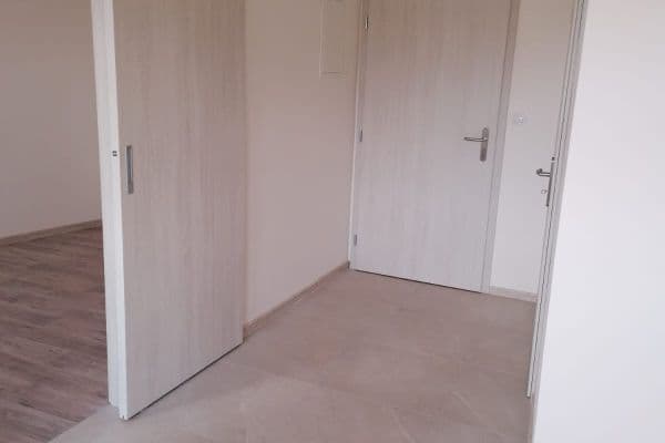 Prenájom bytu 2-izbový 45 m², 4. května, Želechovice nad Dřevnicí Prenájom bytu 2-izbový 45 m², 4. května, Želechovice nad Dřevnicí