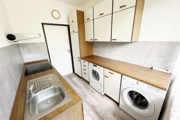 Prenájom bytu 4-izbový 85 m², Studentská, Poděbrady, Středočeský kraj Prenájom bytu 4-izbový 85 m², Studentská, Poděbrady, Středočeský kraj