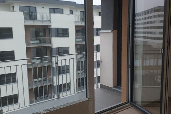 Prenájom bytu 2-izbový 51 m², Antonína Petrofa, Hradec Králové Prenájom bytu 2-izbový 51 m², Antonína Petrofa, Hradec Králové