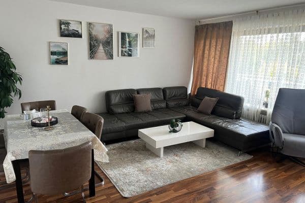 Prenájom bytu 3-izbový 75 m², Germering, Bavorsko Prenájom bytu 3-izbový 75 m², Germering, Bavorsko