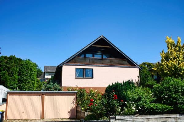 Predaj domu 245 m², pozemek 795 m², Niedernhausen, Hesensko Predaj domu 245 m², pozemek 795 m², Niedernhausen, Hesensko