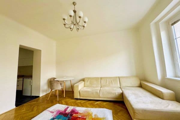 Prenájom bytu 2-izbový 55 m², Sokolovská, Praha Prenájom bytu 2-izbový 55 m², Sokolovská, Praha