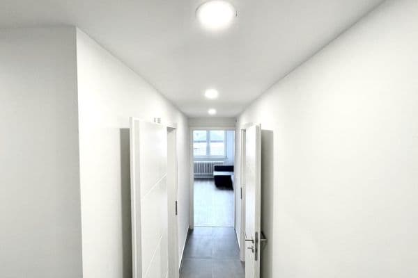 Prenájom bytu 2-izbový 40 m², Bahnhofstr. 0, Brühl Prenájom bytu 2-izbový 40 m², Bahnhofstr. 0, Brühl