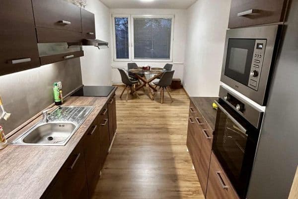 Prenájom bytu 2-izbový 59 m², Slovany, Mělník, Středočeský kraj Prenájom bytu 2-izbový 59 m², Slovany, Mělník, Středočeský kraj