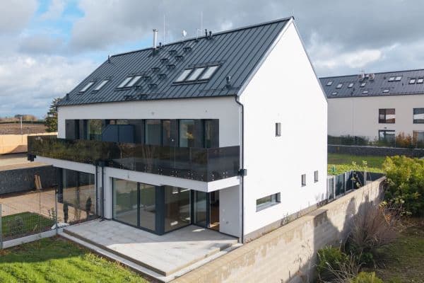 Predaj domu 214 m², pozemek 324 m², Jezdecká, Tursko Predaj domu 214 m², pozemek 324 m², Jezdecká, Tursko