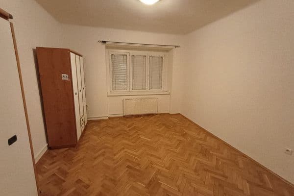 Prenájom bytu Garsoniéra 26 m², Hvězdova, Praha Prenájom bytu Garsoniéra 26 m², Hvězdova, Praha