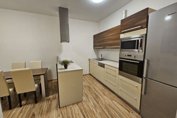 Prenájom bytu 3-izbový 86 m², Legionářská, Kuřim Prenájom bytu 3-izbový 86 m², Legionářská, Kuřim