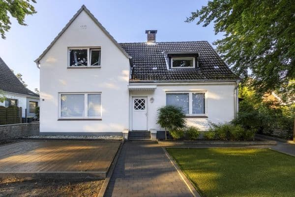 Predaj domu 185 m², pozemek 603 m², Forstweg 3, Norderstedt, Šlezvicko-Holštajnsko Predaj domu 185 m², pozemek 603 m², Forstweg 3, Norderstedt, Šlezvicko-Holštajnsko