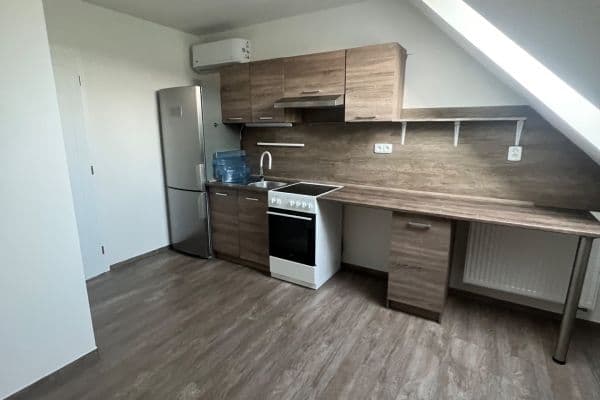 Prenájom bytu 1-izbový 46 m², Vémyslice Prenájom bytu 1-izbový 46 m², Vémyslice