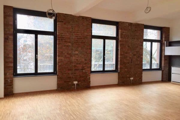 Prenájom bytu 2-izbový 81 m², Hanauer Landstrasse 155, Frankfurt Prenájom bytu 2-izbový 81 m², Hanauer Landstrasse 155, Frankfurt