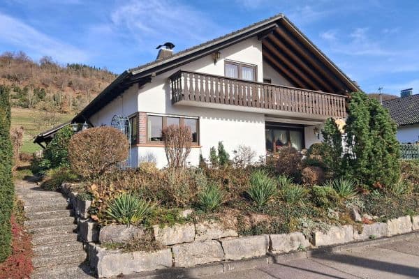 Predaj domu 173 m², pozemek 619 m², Eierbergstraße 6, Schwäbisch Gmünd - Degenfeld Predaj domu 173 m², pozemek 619 m², Eierbergstraße 6, Schwäbisch Gmünd - Degenfeld