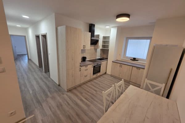 Prenájom bytu 2-izbový 68 m², Bratranců Veverkových, Pardubice, Pardubický kraj Prenájom bytu 2-izbový 68 m², Bratranců Veverkových, Pardubice, Pardubický kraj