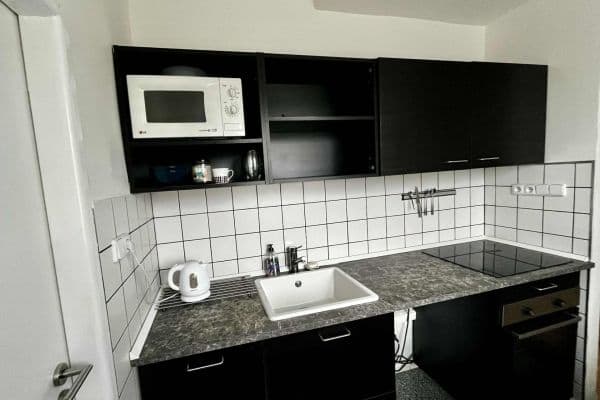 Prenájom bytu 3-izbový 55 m², Hrusická, Hlavní město Praha Prenájom bytu 3-izbový 55 m², Hrusická, Hlavní město Praha