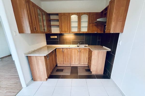 Predaj bytu 3-izbový 67 m², K Lipám, Praha Predaj bytu 3-izbový 67 m², K Lipám, Praha