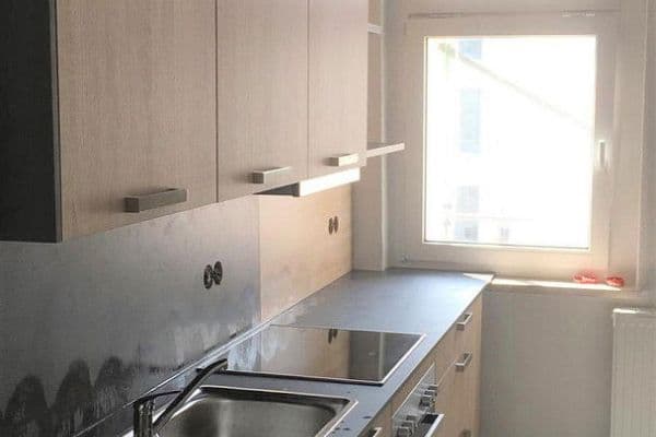 Prenájom bytu 3-izbový 98 m², Bahnhofstr.2, Zwickau Prenájom bytu 3-izbový 98 m², Bahnhofstr.2, Zwickau