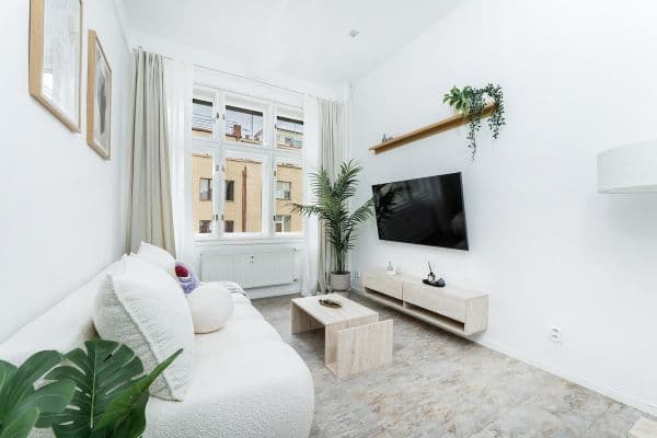 Prenájom bytu 75 m², Opletalova, Praha, Praha Prenájom bytu 75 m², Opletalova, Praha, Praha