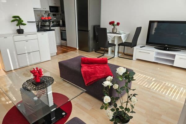 Prenájom bytu 2-izbový 84 m², Mikanova, Praha Prenájom bytu 2-izbový 84 m², Mikanova, Praha