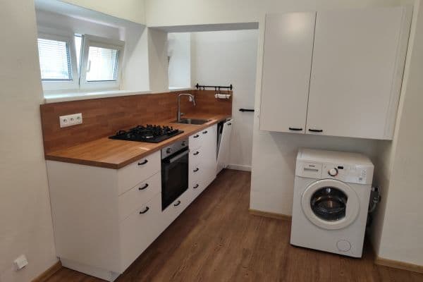 Prenájom bytu 2-izbový 43 m², Renneská třída, Brno Prenájom bytu 2-izbový 43 m², Renneská třída, Brno
