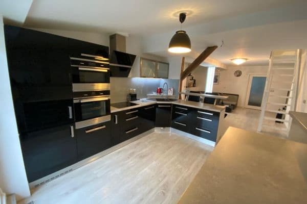 Predaj bytu 2-izbový 110 m², Osadní, Praha Predaj bytu 2-izbový 110 m², Osadní, Praha