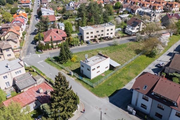 Predaj pozemku 1.006 m², Hakenova, Úvaly Predaj pozemku 1.006 m², Hakenova, Úvaly