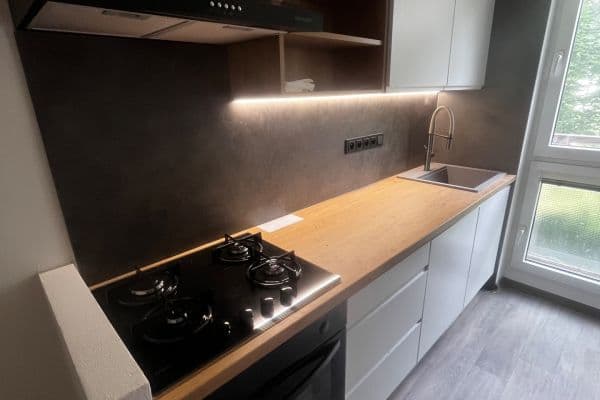 Prenájom bytu 3-izbový 74 m², Moravská, Prostějov Prenájom bytu 3-izbový 74 m², Moravská, Prostějov