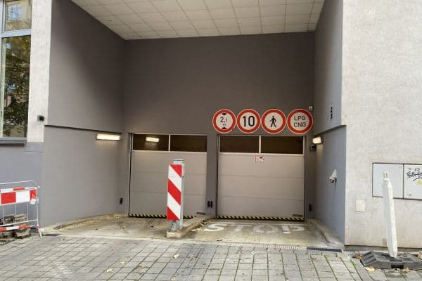 Prenájom garáže 15 m², Kloboučnická, Hlavní město Praha Prenájom garáže 15 m², Kloboučnická, Hlavní město Praha