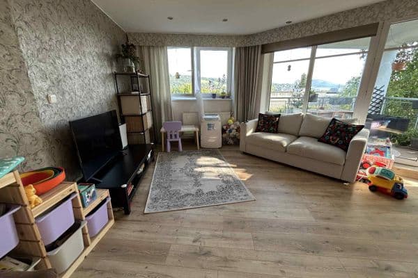 Prenájom bytu 4-izbový 104 m², Vyšehrad, Český Krumlov Prenájom bytu 4-izbový 104 m², Vyšehrad, Český Krumlov