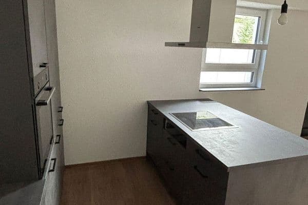 Prenájom bytu 2-izbový 66 m², Massenbachhausen Prenájom bytu 2-izbový 66 m², Massenbachhausen