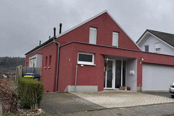 Prenájom bytu 4-izbový 120 m², Siegen, Severné Porýnie - Westfálsko Prenájom bytu 4-izbový 120 m², Siegen, Severné Porýnie - Westfálsko