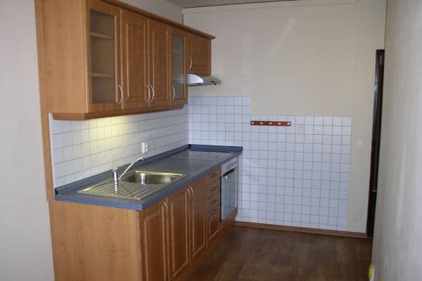 Prenájom bytu 3-izbový 63 m², Družstevní, Bystřice Prenájom bytu 3-izbový 63 m², Družstevní, Bystřice