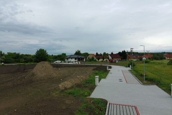 Predaj pozemku 600 m², Úžice Predaj pozemku 600 m², Úžice