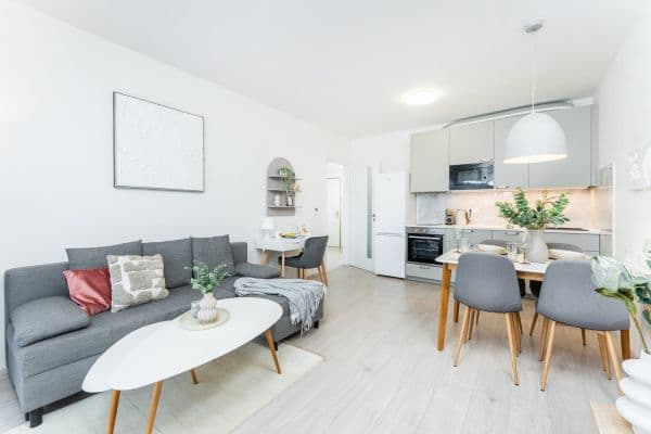 Prenájom bytu 53 m², V Háji, Praha Prenájom bytu 53 m², V Háji, Praha