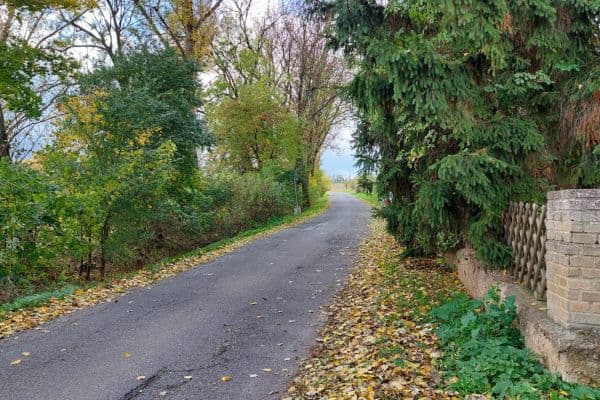 Predaj pozemku 1.090 m², Černuc Predaj pozemku 1.090 m², Černuc