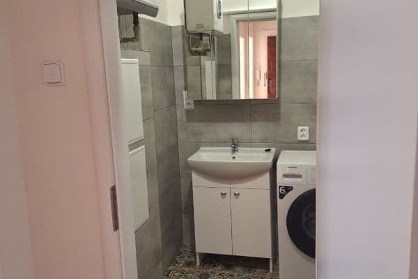 Prenájom bytu 2-izbový 50 m², Černokostelecká, Hlavní město Praha Prenájom bytu 2-izbový 50 m², Černokostelecká, Hlavní město Praha