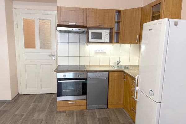 Prenájom bytu 2-izbový 46 m², Magistrů, Hlavní město Praha Prenájom bytu 2-izbový 46 m², Magistrů, Hlavní město Praha