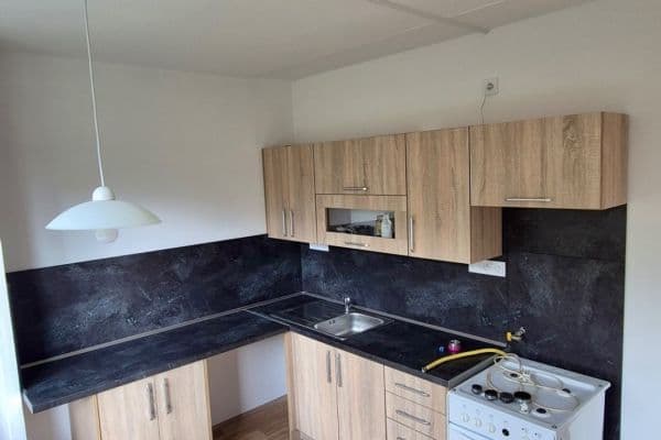 Prenájom bytu 3-izbový 70 m², Družstevní, Vrchlabí, Královéhradecký kraj Prenájom bytu 3-izbový 70 m², Družstevní, Vrchlabí, Královéhradecký kraj