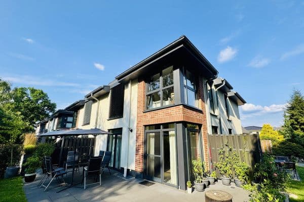 Predaj domu 134 m², pozemek 320 m², Hamburg Predaj domu 134 m², pozemek 320 m², Hamburg