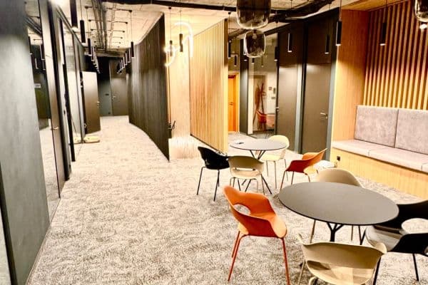 Prenájom kancelárie 20 m², Ukrajinská, Praha Prenájom kancelárie 20 m², Ukrajinská, Praha