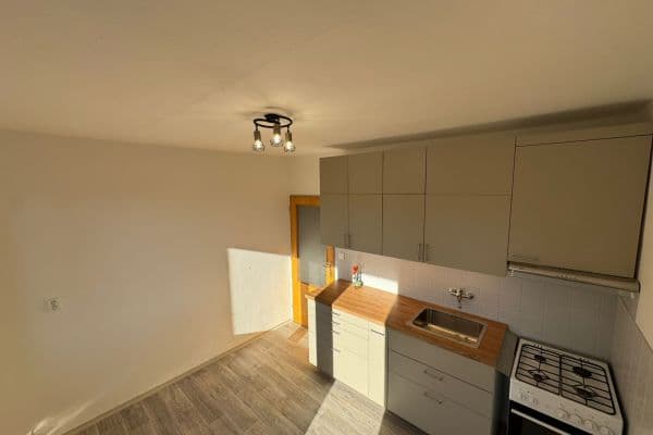 Prenájom bytu 3-izbový 74 m², Nad Plovárnou, Jihlava, Kraj Vysočina Prenájom bytu 3-izbový 74 m², Nad Plovárnou, Jihlava, Kraj Vysočina