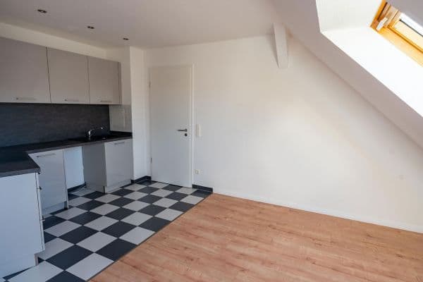 Prenájom bytu 2-izbový 60 m², Endersstraße, Leipzig Prenájom bytu 2-izbový 60 m², Endersstraße, Leipzig